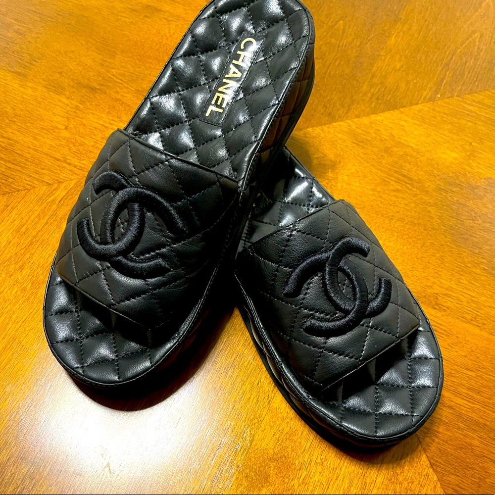AUTHENTIC Chanel slides